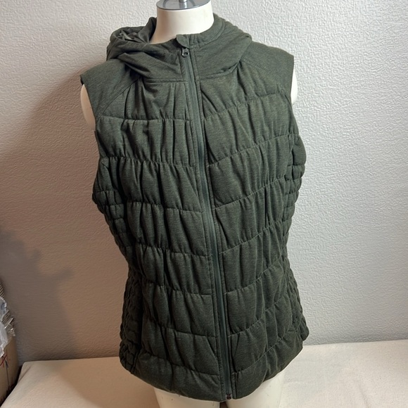 New York & Company Quilted Olive Green Hooded Vest with Pockets - Size XL - Picture 2 of 4